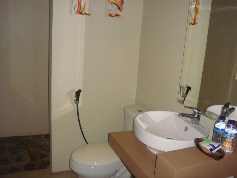 Koi Hotel And Residence Денпасар Екстериор снимка