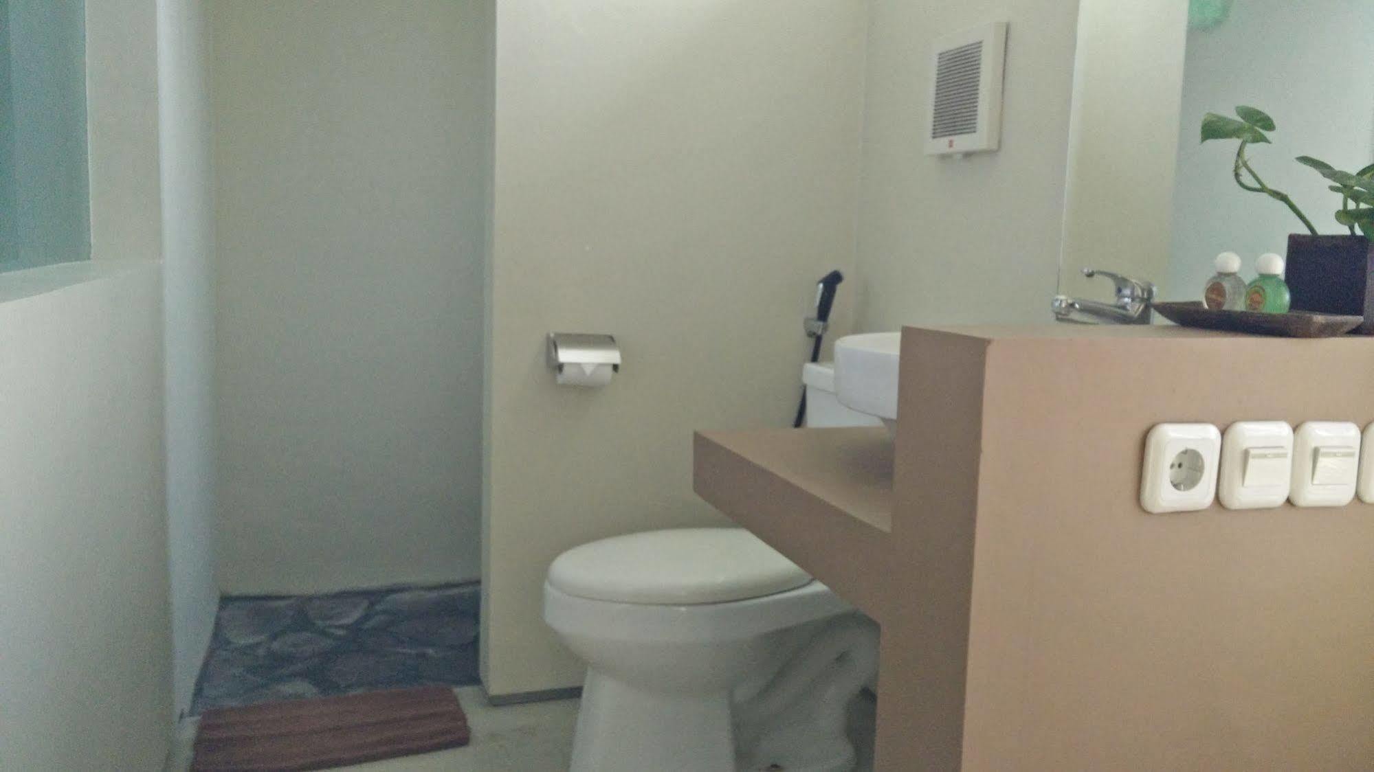 Koi Hotel And Residence Денпасар Екстериор снимка